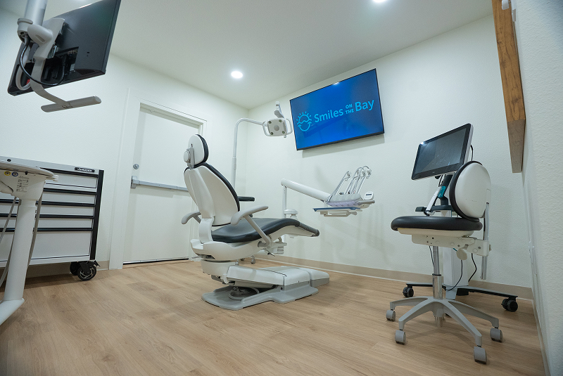 Smiles on the Bay exam room